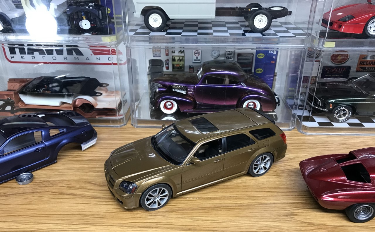 Dodge magnum best sale toy car